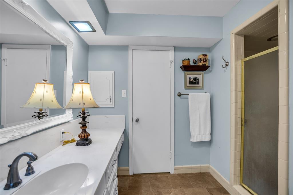 Carlton House Condo - Residential