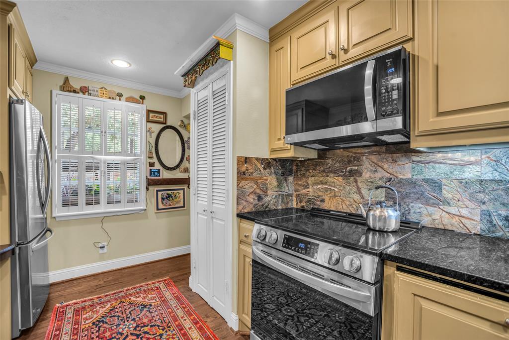 Carlton House Condo - Residential