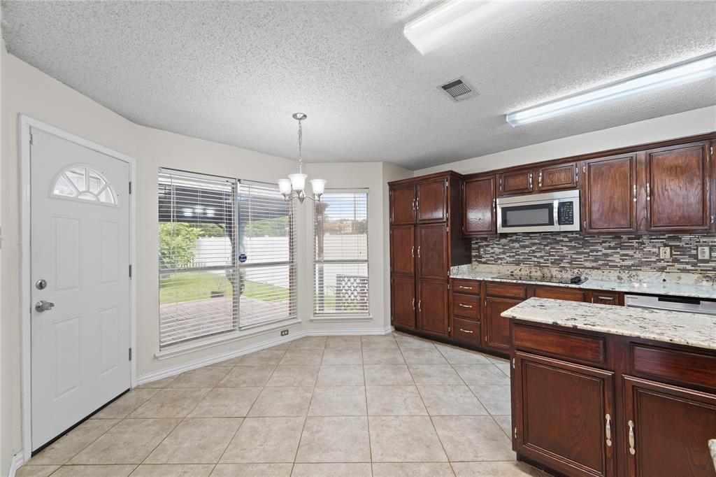 1521 Curtis Lane