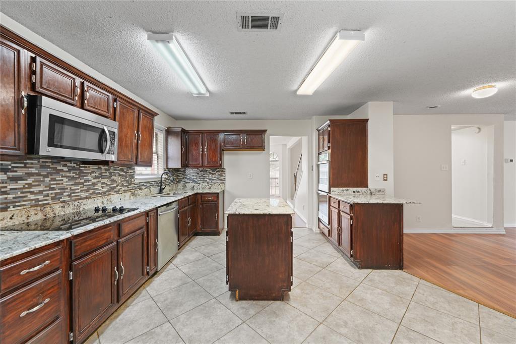 1521 Curtis Lane