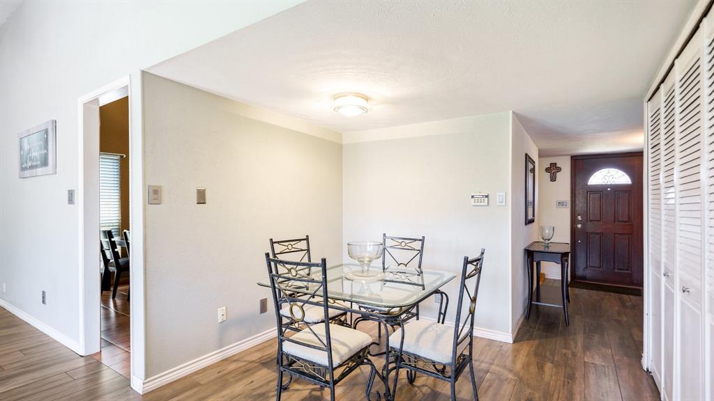 Village Glen 02 - Residential