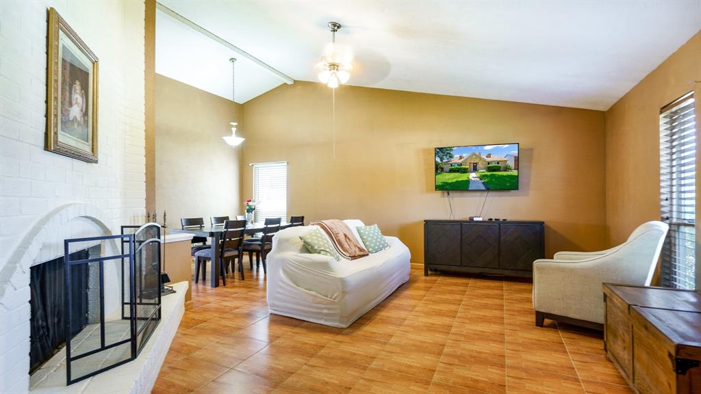 Village Glen 02 - Residential