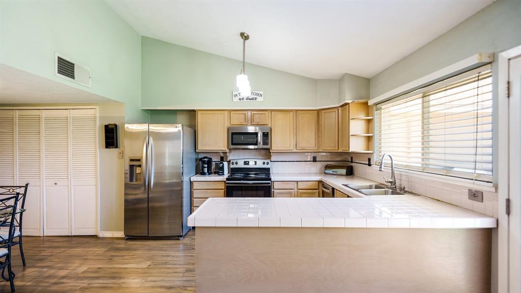 Village Glen 02 - Residential