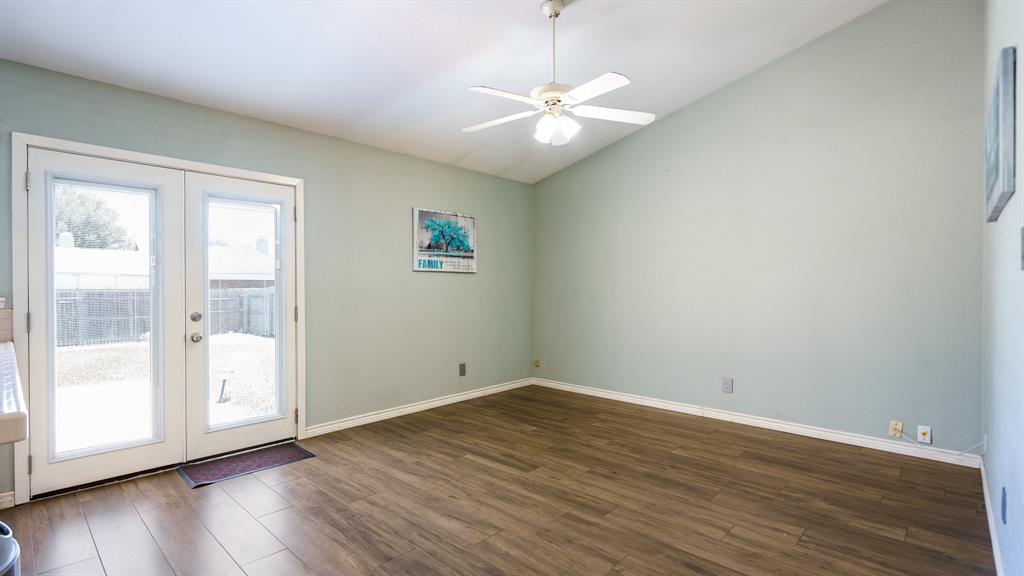 Village Glen 02 - Residential