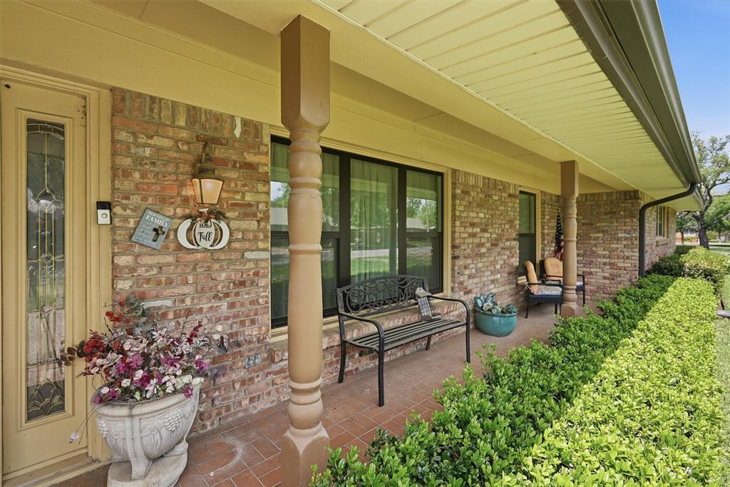 1226 Crestwood Drive