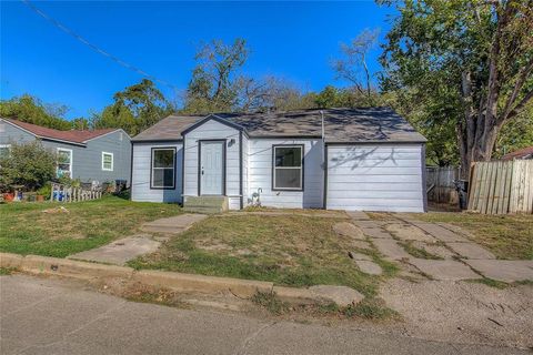 Photo of 1908 Division Street, Greenville, TX 75401 (MLS # 21148036)