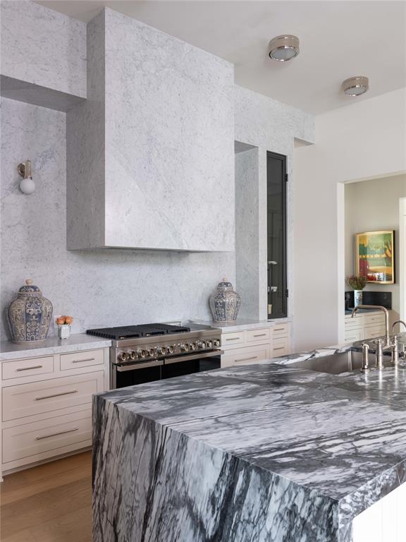 CHAMBERLAIN ARLINGTON HTS 1ST BLOCK - Residential