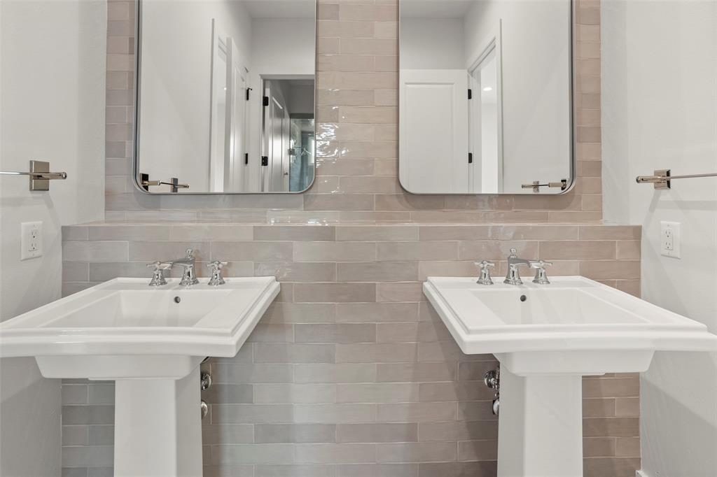 CHAMBERLAIN ARLINGTON HTS 1ST BLOCK - Residential