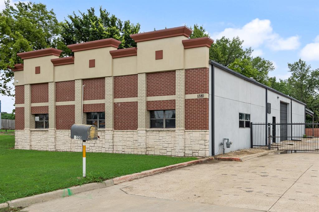 1320 US Highway 80 E