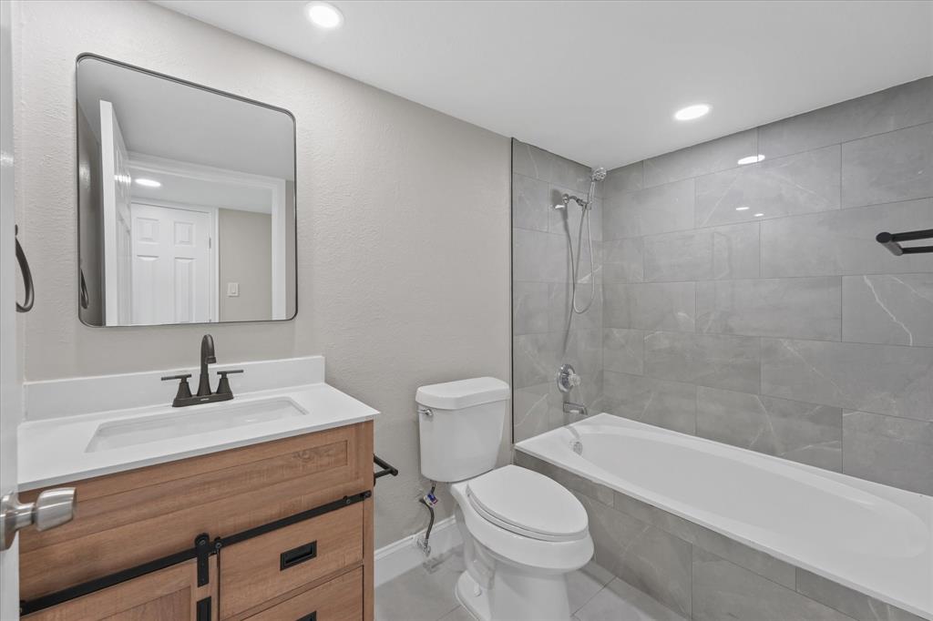 COLONY 15 - Residential