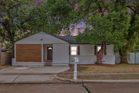 Photo of 1819 Ruth Street, Arlington, TX 76010 (MLS # 21094392)