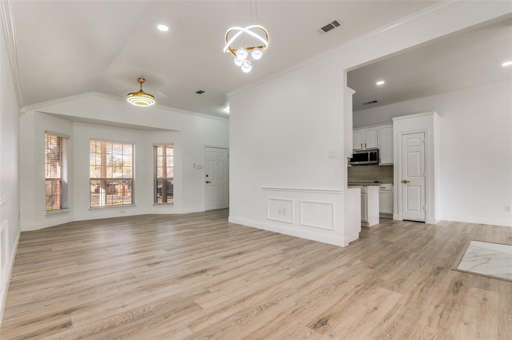 322 E Hillcroft Drive