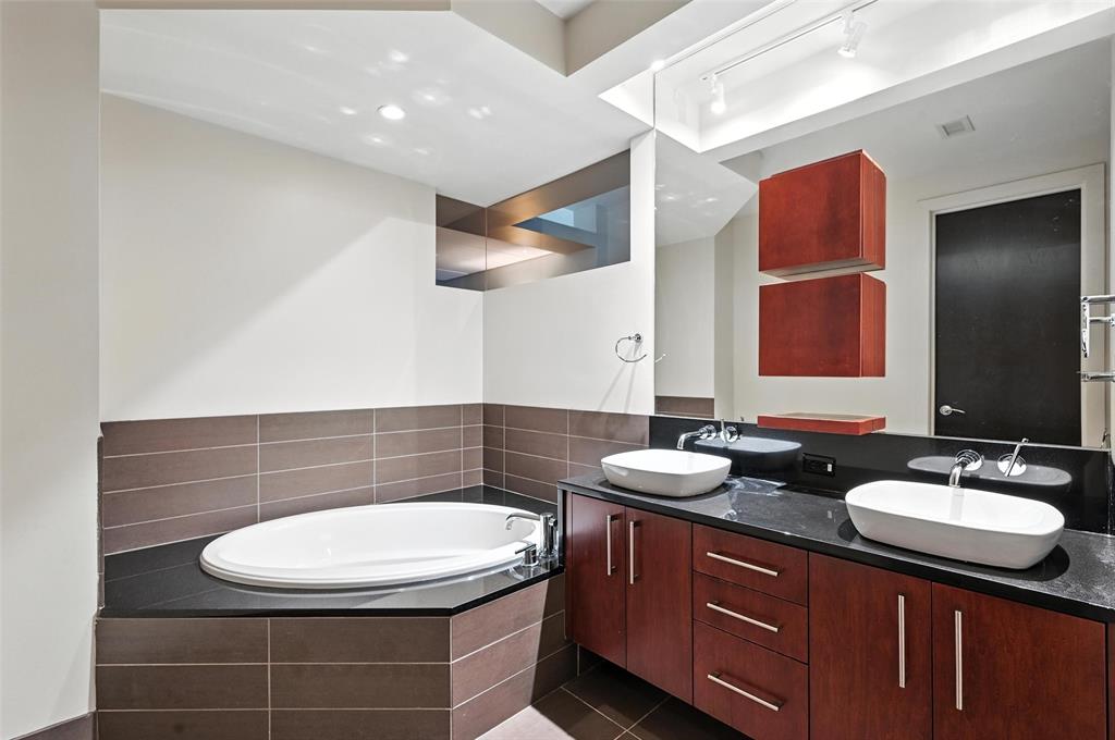 One Montgomery Plaza Residence Condo - Residential Lease