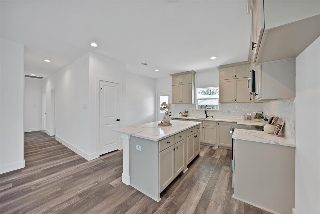 Whispering Oaks - Residential