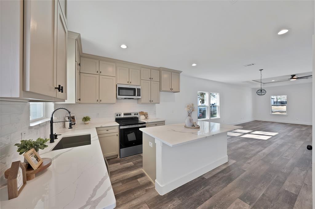 Whispering Oaks - Residential