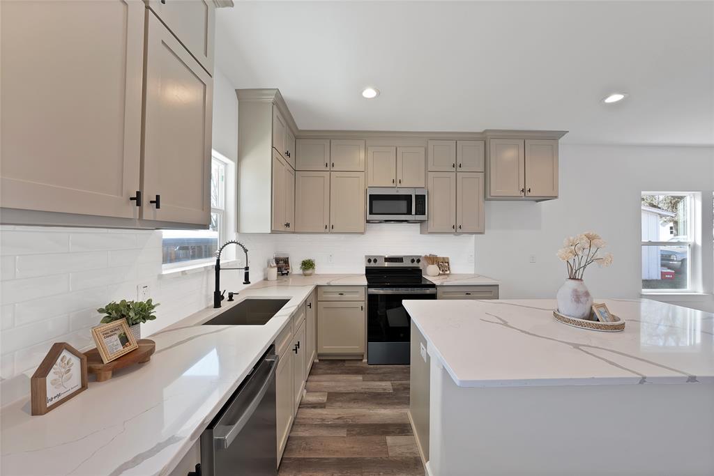 Whispering Oaks - Residential