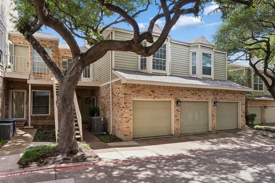 Welcome to this beautifully updated 2-bedroom, 2-bath residence, ideally positioned in the heart of prestigious Lakewood. Situated on the second level, this thoughtfully updated condo showcases elegant laminate flooring, a kitchen with granite countertops and stainless steel appliances, and renovated bathrooms with sophisticated modern finishes.
Additional highlights include a private one-car detached garage offering both convenience and extra storage, along with recently updated HVAC and water heater systems for peace of mind. Homeowner also updated lighting fixtures and new carpet!
Perfectly located just moments from White Rock Lake and its scenic walking and biking trails, the home also enjoys close proximity to Dallas Arboretum and Botanical Garden, premier shopping and dining, and the YMCA. Zoned to highly acclaimed Lakewood Elementary School, this residence offers an exceptional blend of comfort, style, and location in one of Dallas’s most sought-after neighborhoods.
Experience elevated Dallas living with top-rated schools, vibrant city conveniences, and the natural beauty of the lake just outside your door.