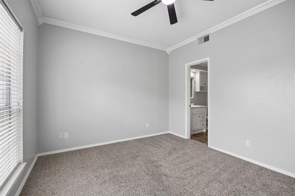 Oaks Of Lakewood Condo - Residential