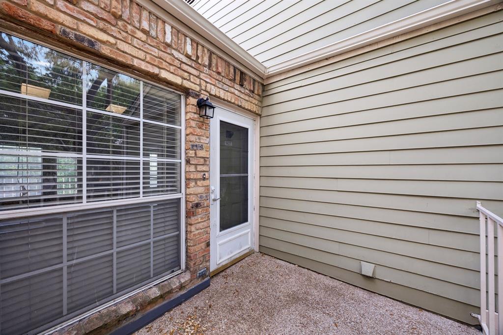 Oaks Of Lakewood Condo - Residential