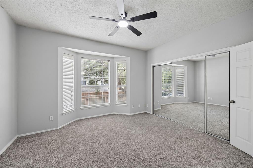 Oaks Of Lakewood Condo - Residential