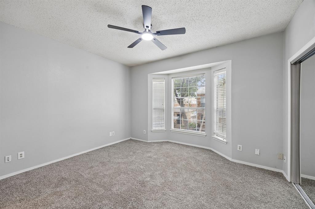 Oaks Of Lakewood Condo - Residential