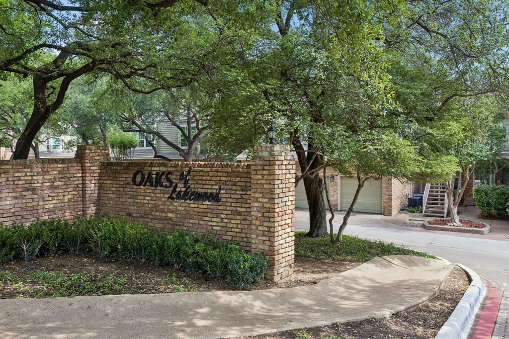 Oaks Of Lakewood Condo - Residential