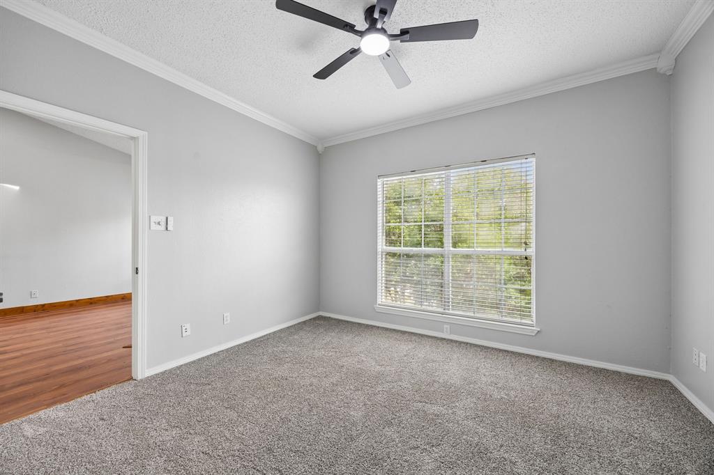 Oaks Of Lakewood Condo - Residential