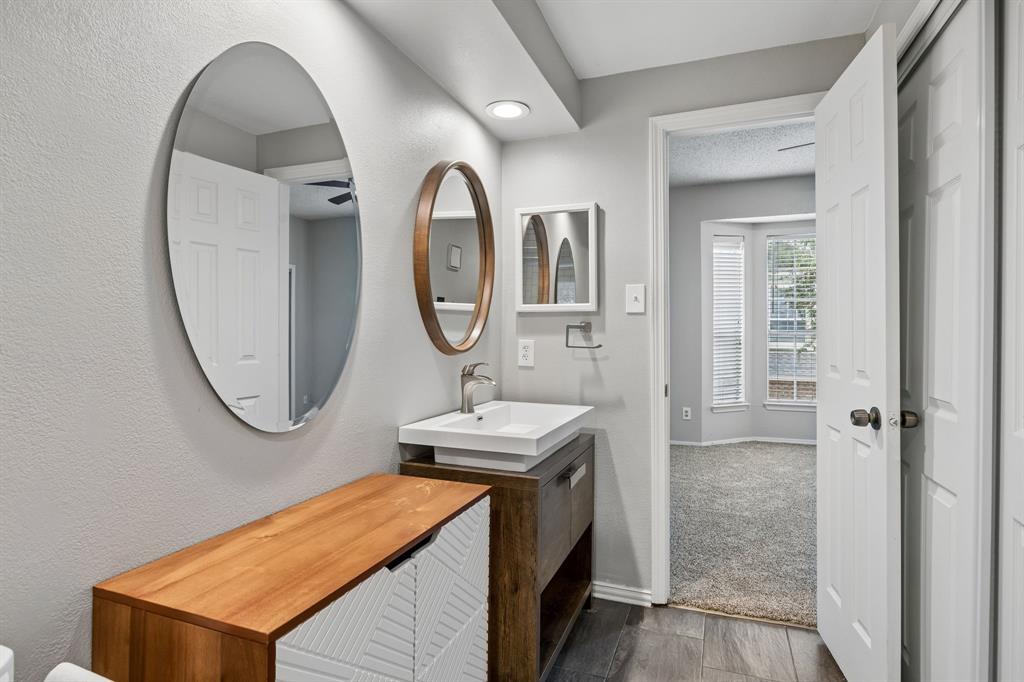 Oaks Of Lakewood Condo - Residential