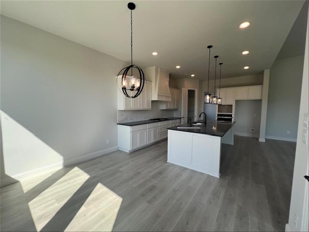 2125 N Clairmount Drive