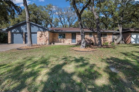 608 W Pleasantview Drive Hurst TX 76054