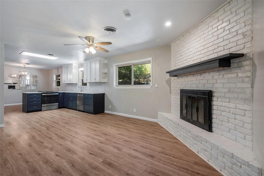 608 W Pleasantview Drive