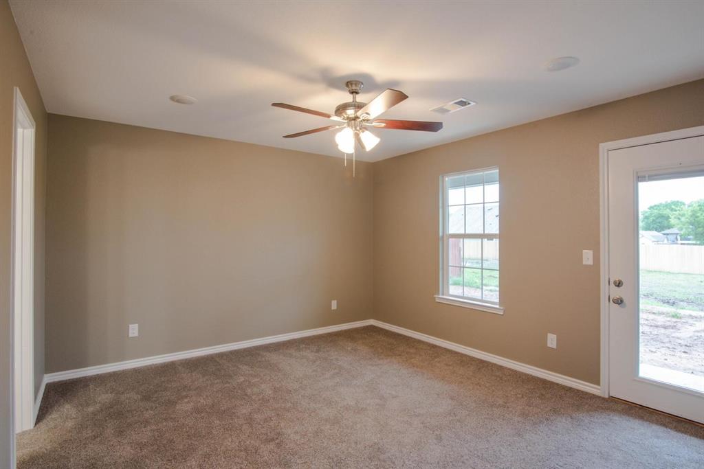 FAIRVIEW ADDN, BLOCK 12, LOT 12R, RPLT BLK 12 - Residential