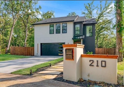 Photo of 210 CHATEAU PLACE TRCE, Paris, TX 75460 (MLS # 21387861)
