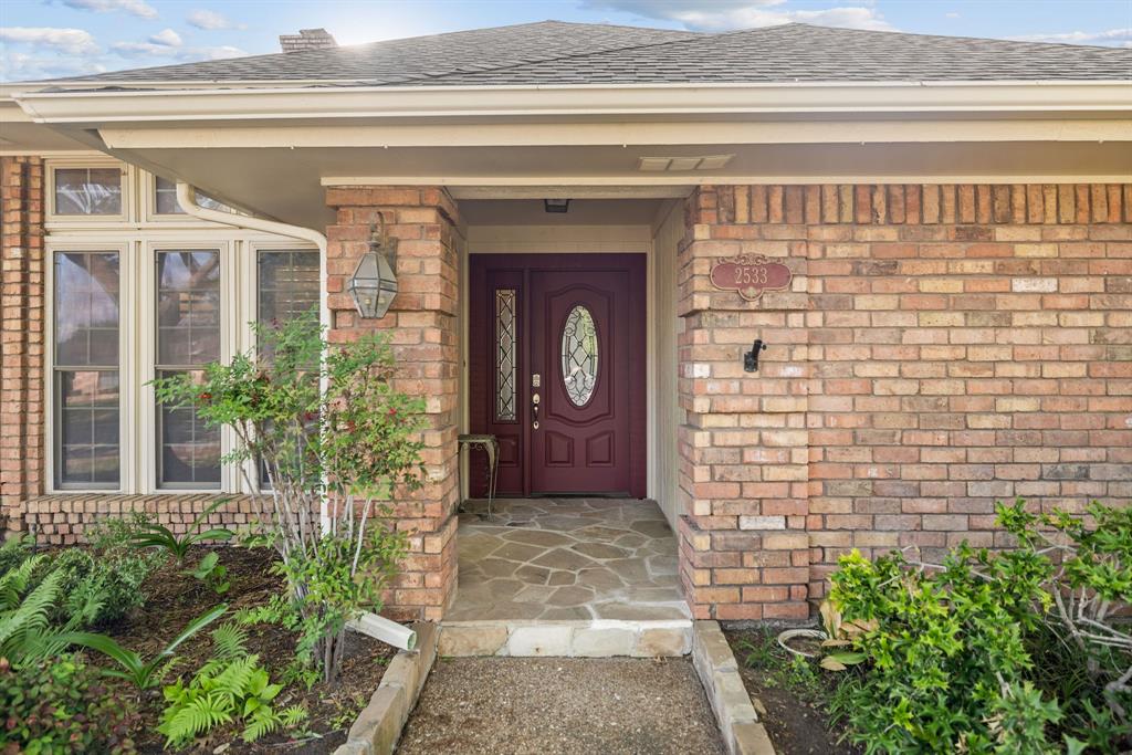 2533 Stonegate Drive N