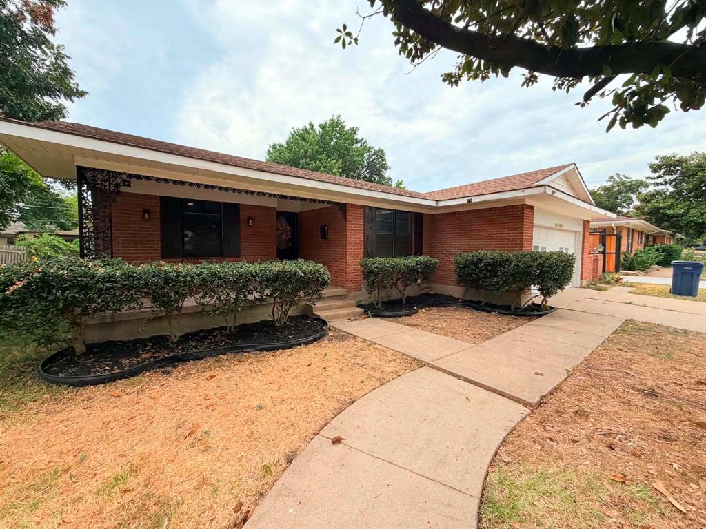 1314 Charleston Drive