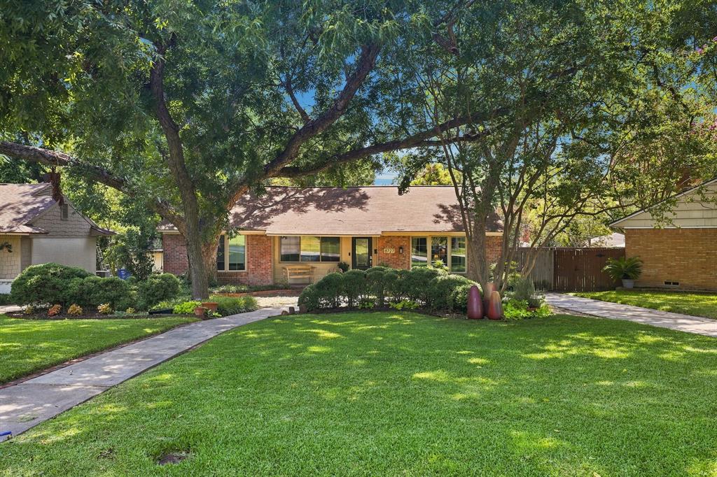 8727 Fawn Drive