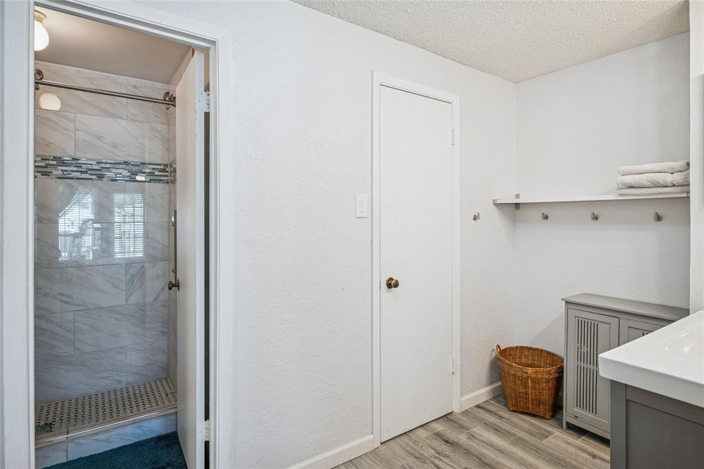 Woodhaven Condo - Residential Lease