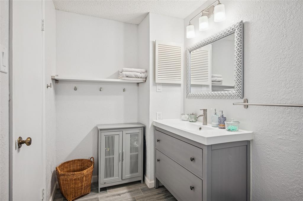 Woodhaven Condo - Residential Lease