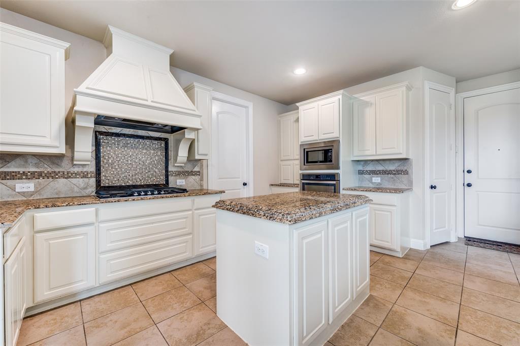 809 Frisco Hills Boulevard