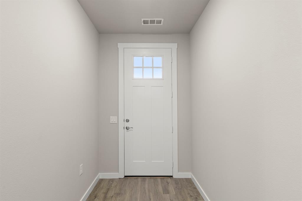 9019 Indianola Trail