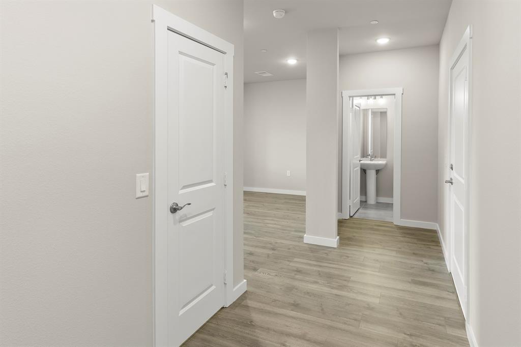 9019 Indianola Trail