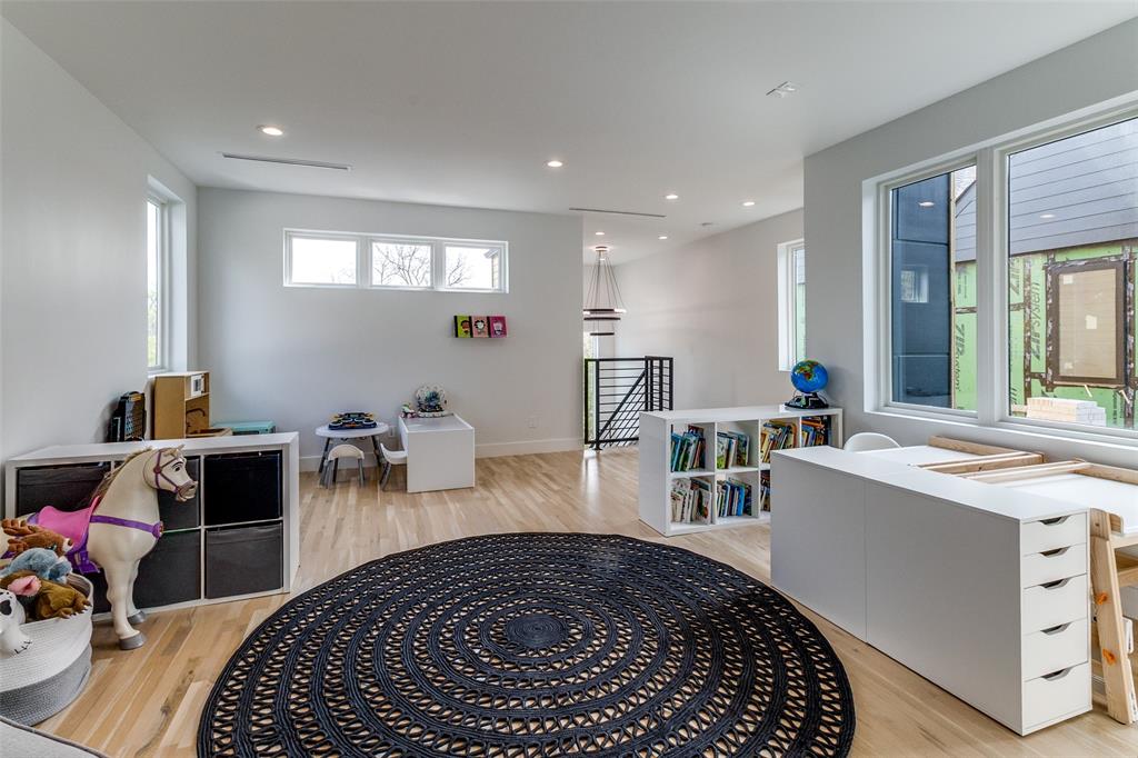 Llano Place - Residential