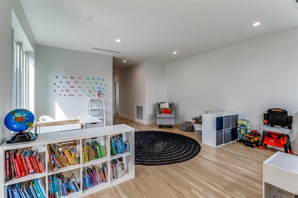 Llano Place - Residential