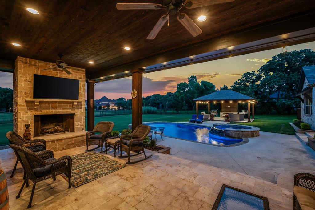 215 Thornhill Circle