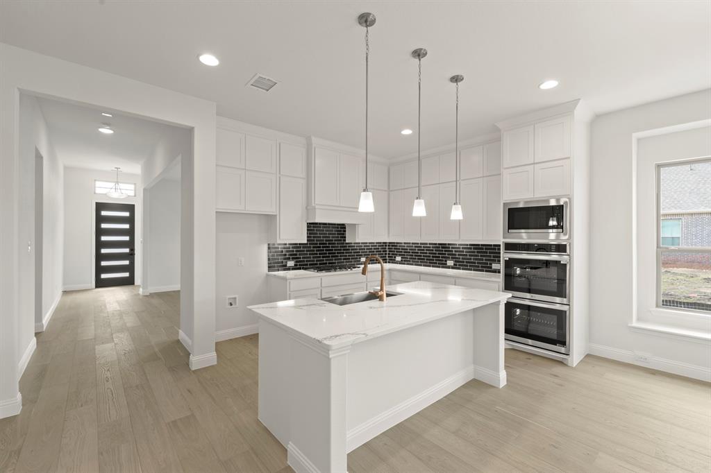 8505 Watersway Drive