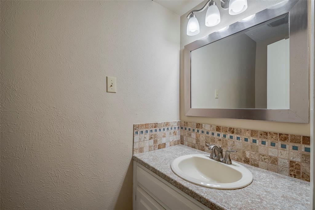 Granbury, Texas 76048, United States, 5 Bedrooms Bedrooms, ,4 BathroomsBathrooms,Residential,Pending,209327