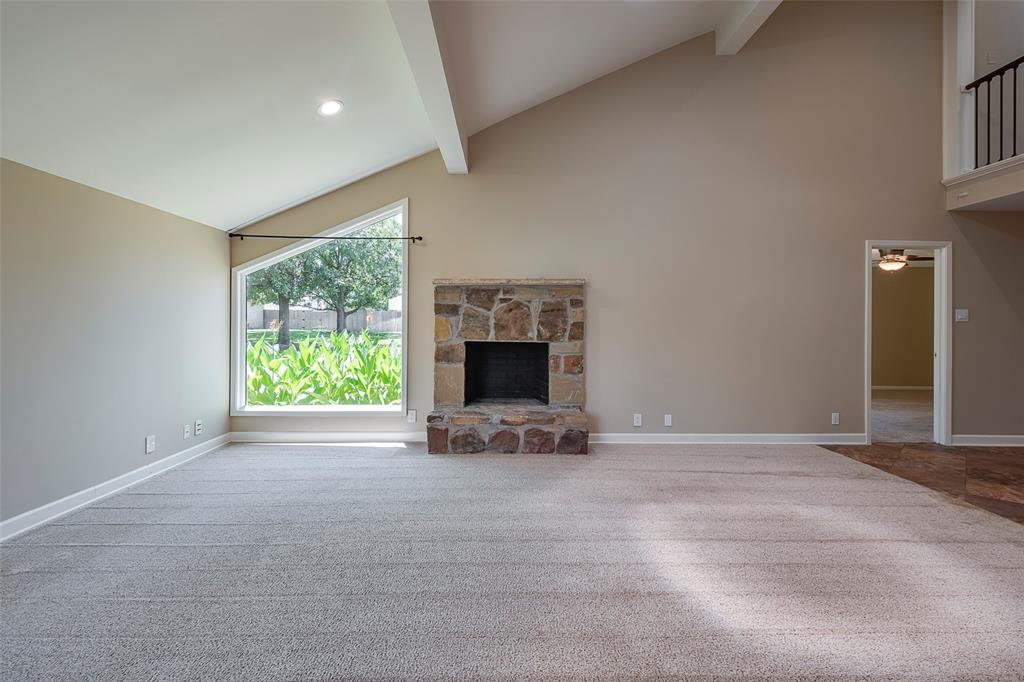 Granbury, Texas 76048, United States, 5 Bedrooms Bedrooms, ,4 BathroomsBathrooms,Residential,Pending,209327