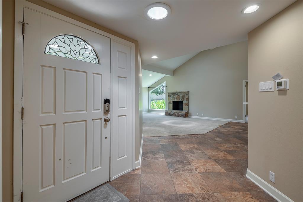 Granbury, Texas 76048, United States, 5 Bedrooms Bedrooms, ,4 BathroomsBathrooms,Residential,Pending,209327