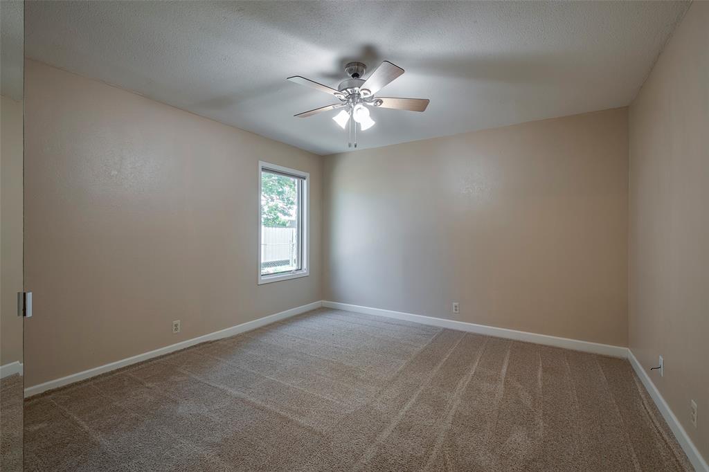 Granbury, Texas 76048, United States, 5 Bedrooms Bedrooms, ,4 BathroomsBathrooms,Residential,Pending,209327