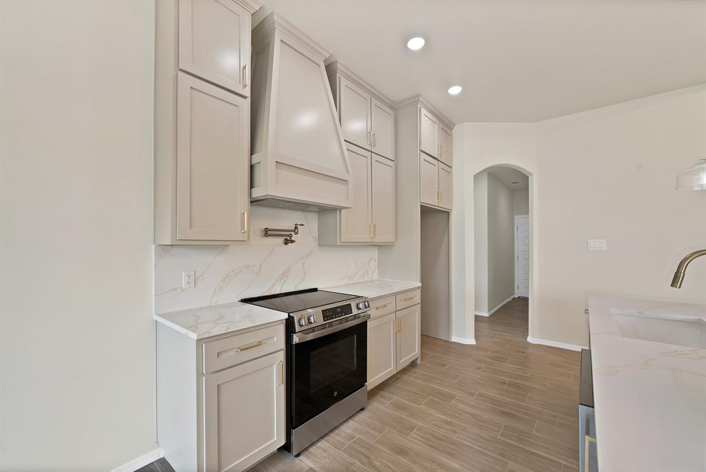 SANTOS ESTATES - Residential